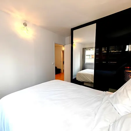 3 Pieces Proche Tour Eiffel