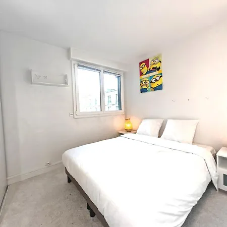 3 Pieces Proche Tour Eiffel