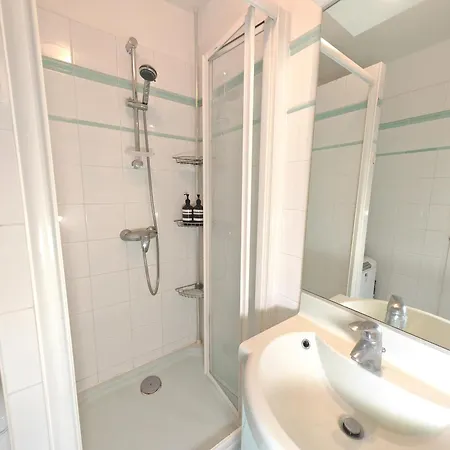 3 Pieces Proche Tour Eiffel *