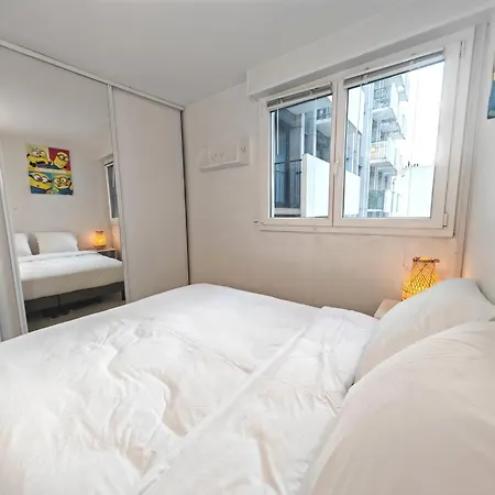 3 Pieces Proche Tour Eiffel